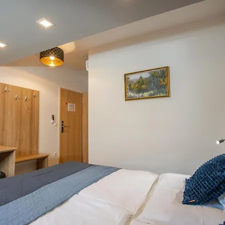 Atrium & Cafe 住宿加早餐酒店