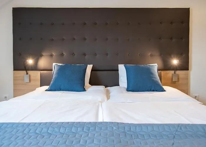 átrium Rooms&café Couette-café 3*