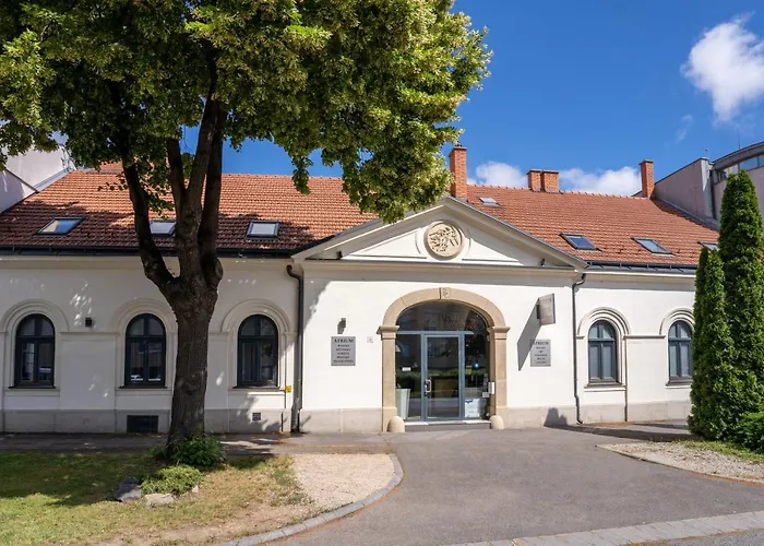 átrium Rooms&café 3*