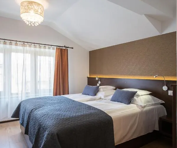 Couette-café átrium Rooms&café 3*